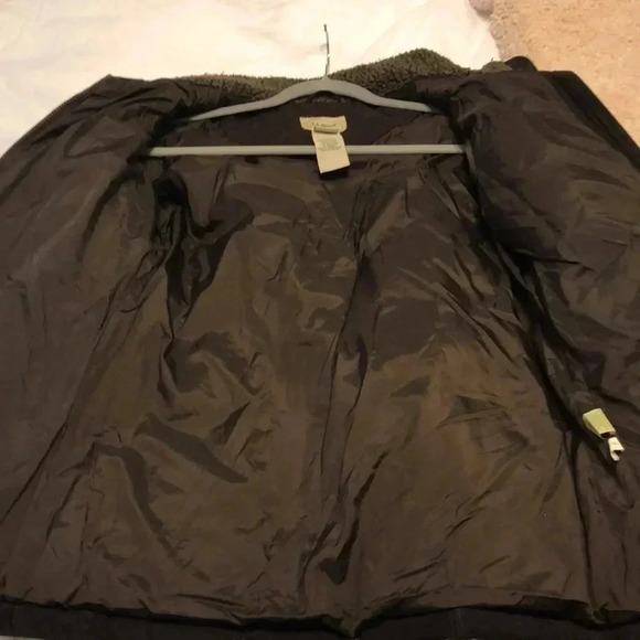 L.L. Bean goose down coat - Picture 7 of 8